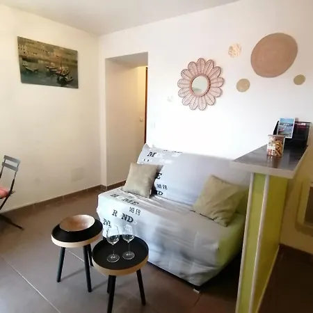 Appartamento 39 M2 Wifi Parking Gratuit Proche Pont Du Gard